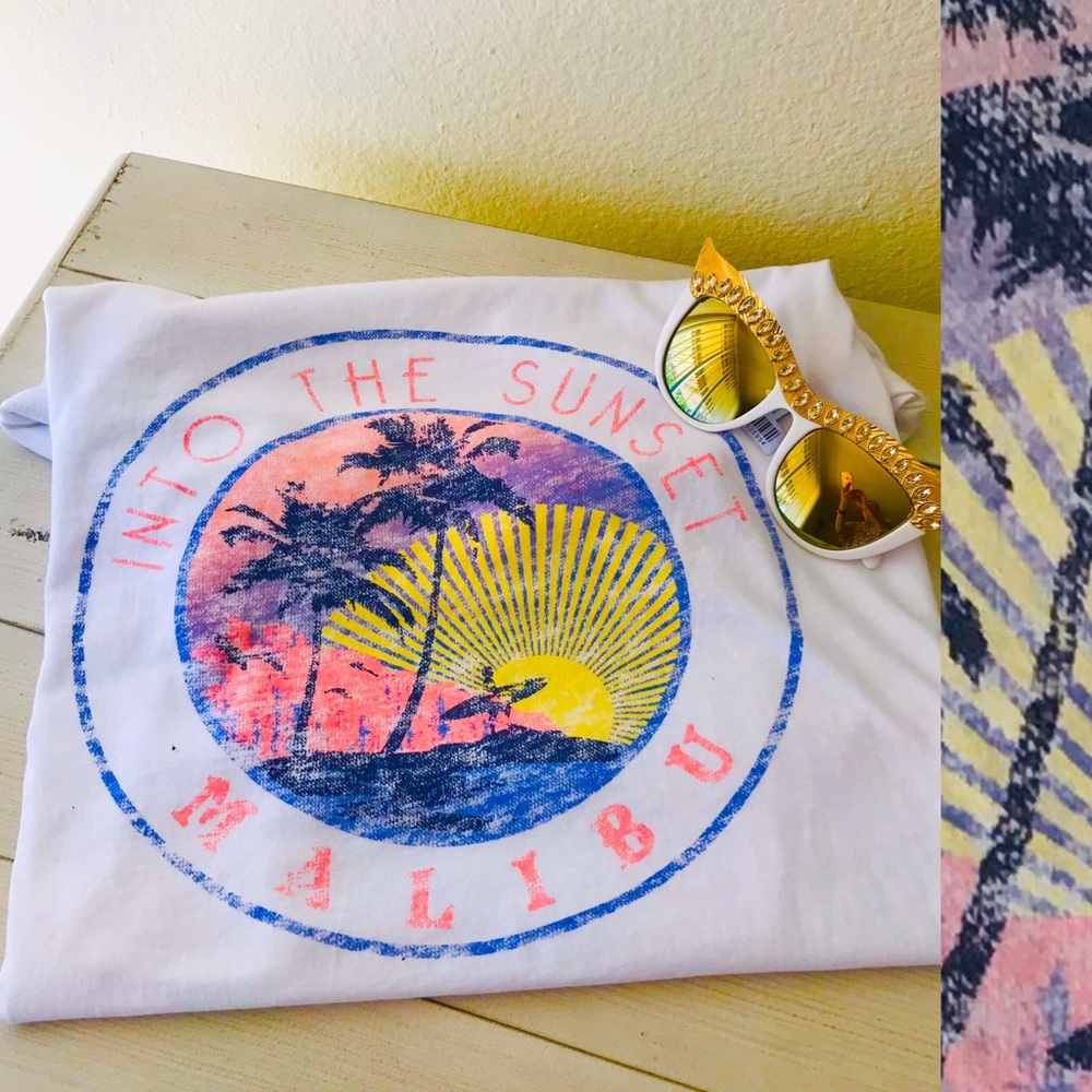 NWT Into The Sunset MALIBU Cropped TEE SHIRT XXL